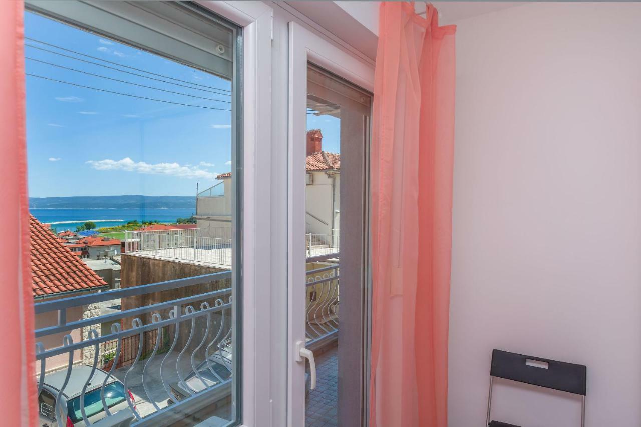Apartment Adrian Omiš Buitenkant foto